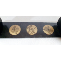 Chinese opiumpijp met nefriet (jade) en koper, op standaard 